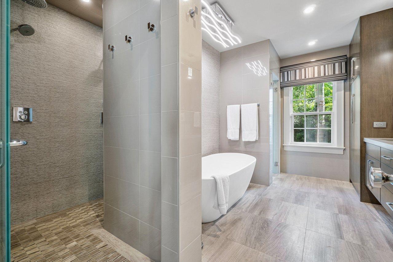 15 S Lake Trl Palm Beach, FL 33480