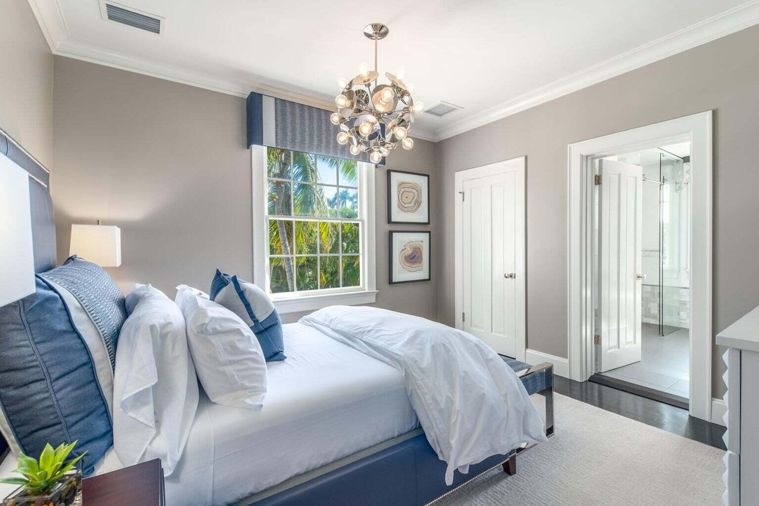 15 S Lake Trl Palm Beach, FL 33480