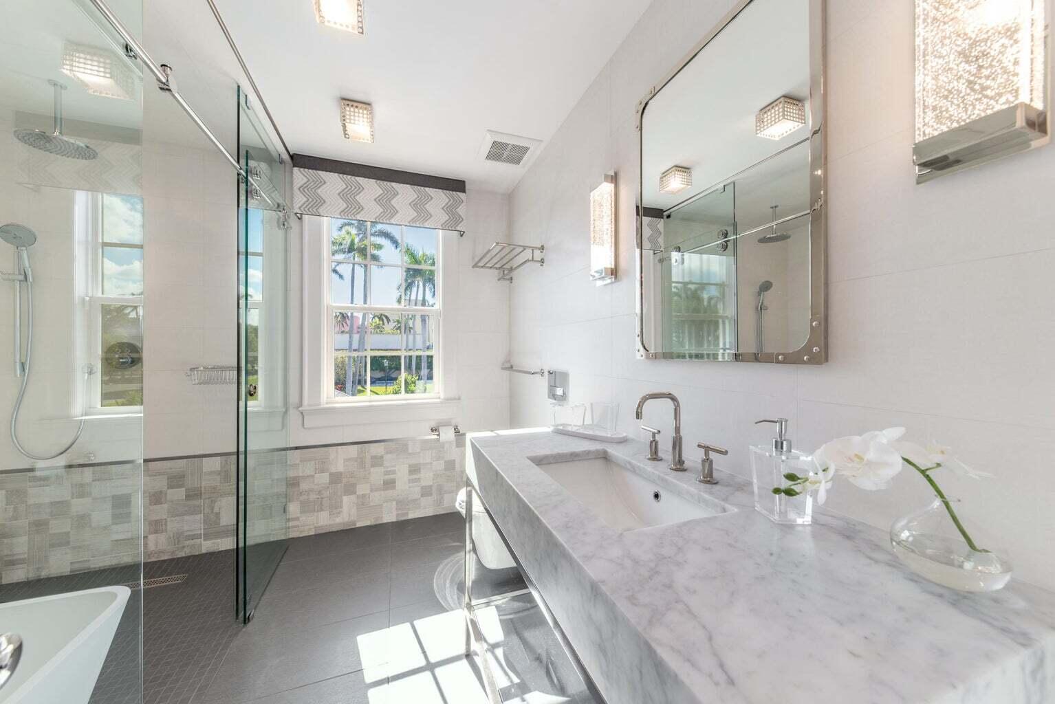 15 S Lake Trl Palm Beach, FL 33480