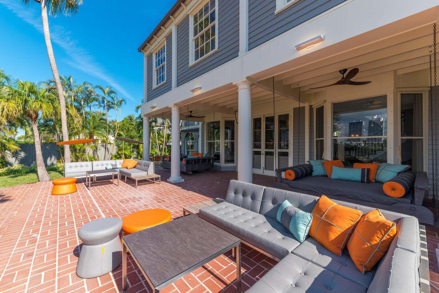 15 S Lake Trl Palm Beach, FL 33480