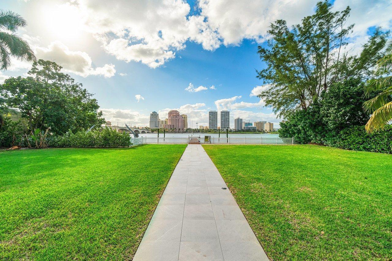 15 S Lake Trl Palm Beach, FL 33480