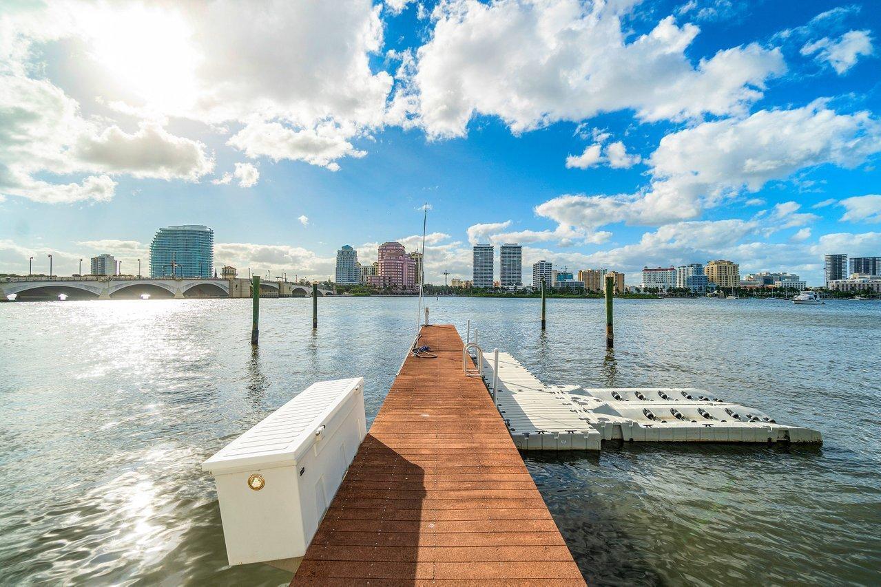 15 S Lake Trl Palm Beach, FL 33480