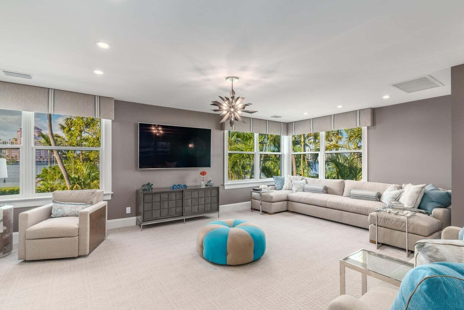 15 S Lake Trl Palm Beach, FL 33480