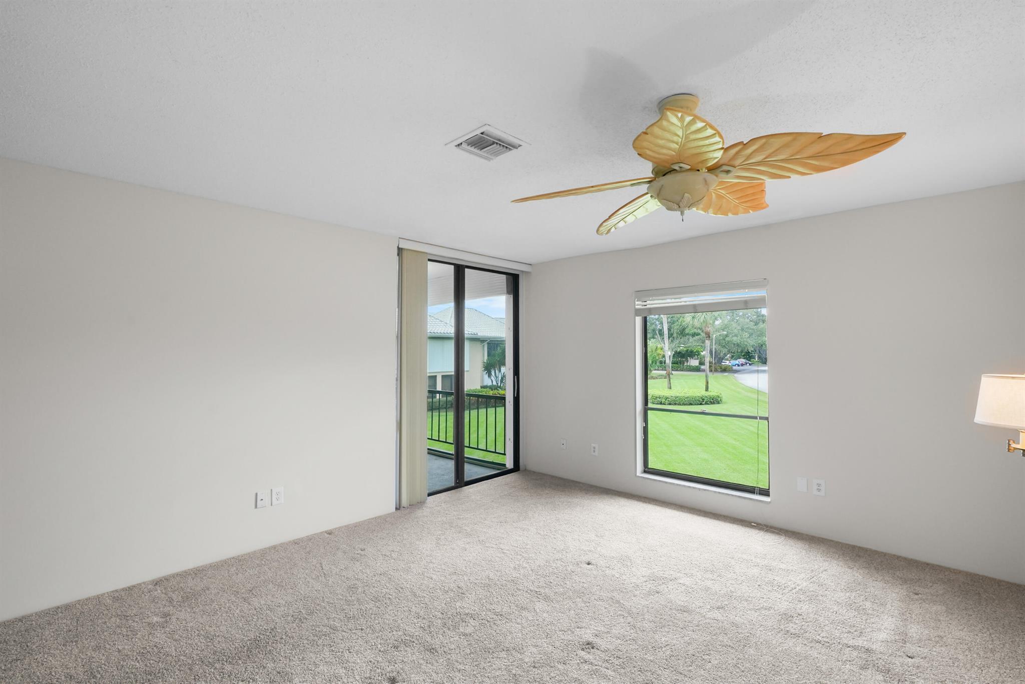 16 SE Turtle Crk Dr #E Tequesta, FL 33469