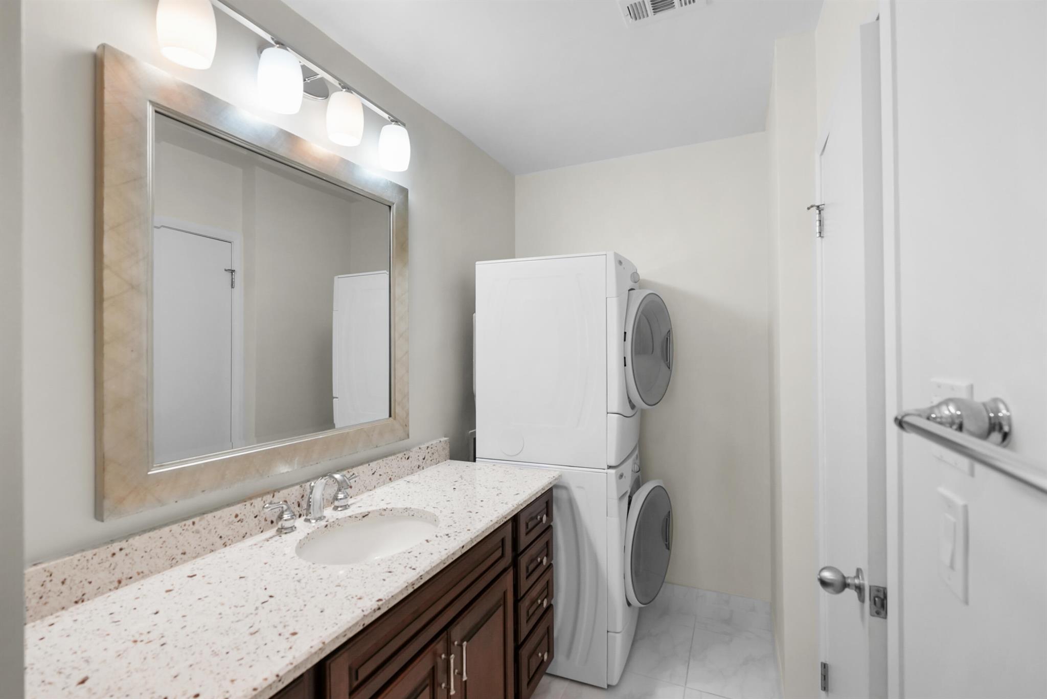 16 SE Turtle Crk Dr #E Tequesta, FL 33469