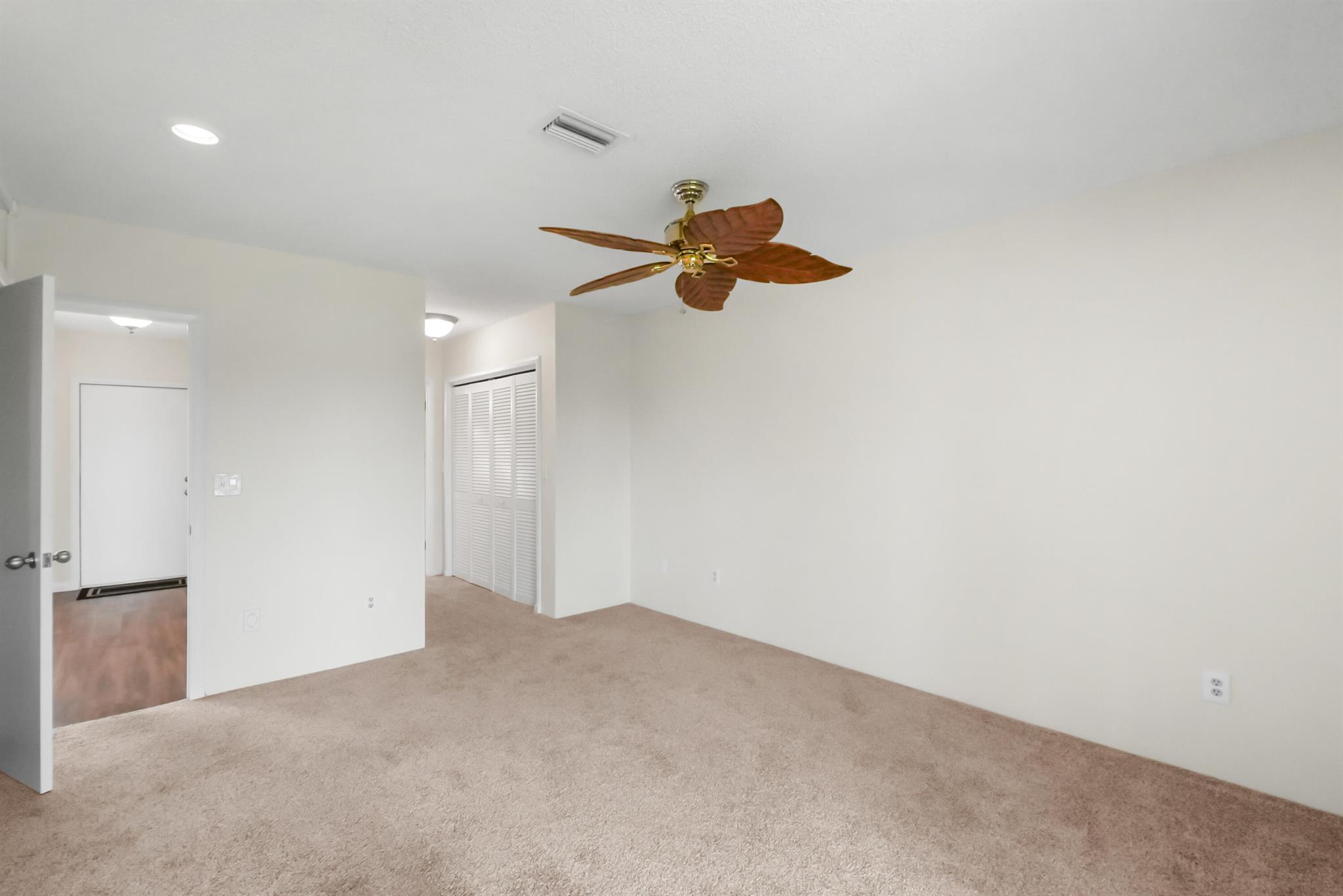 16 SE Turtle Crk Dr #E Tequesta, FL 33469