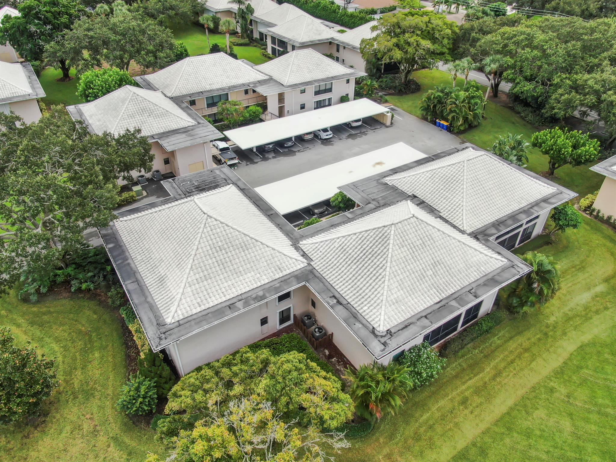 16 SE Turtle Crk Dr #E Tequesta, FL 33469