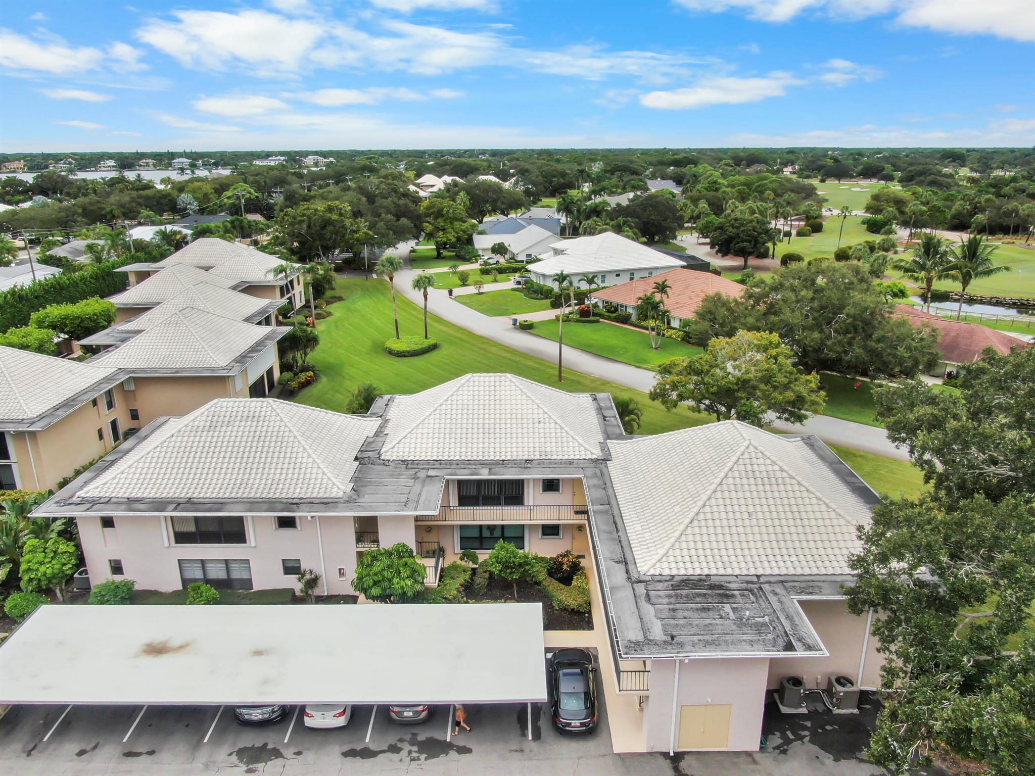 16 SE Turtle Crk Dr #E Tequesta, FL 33469