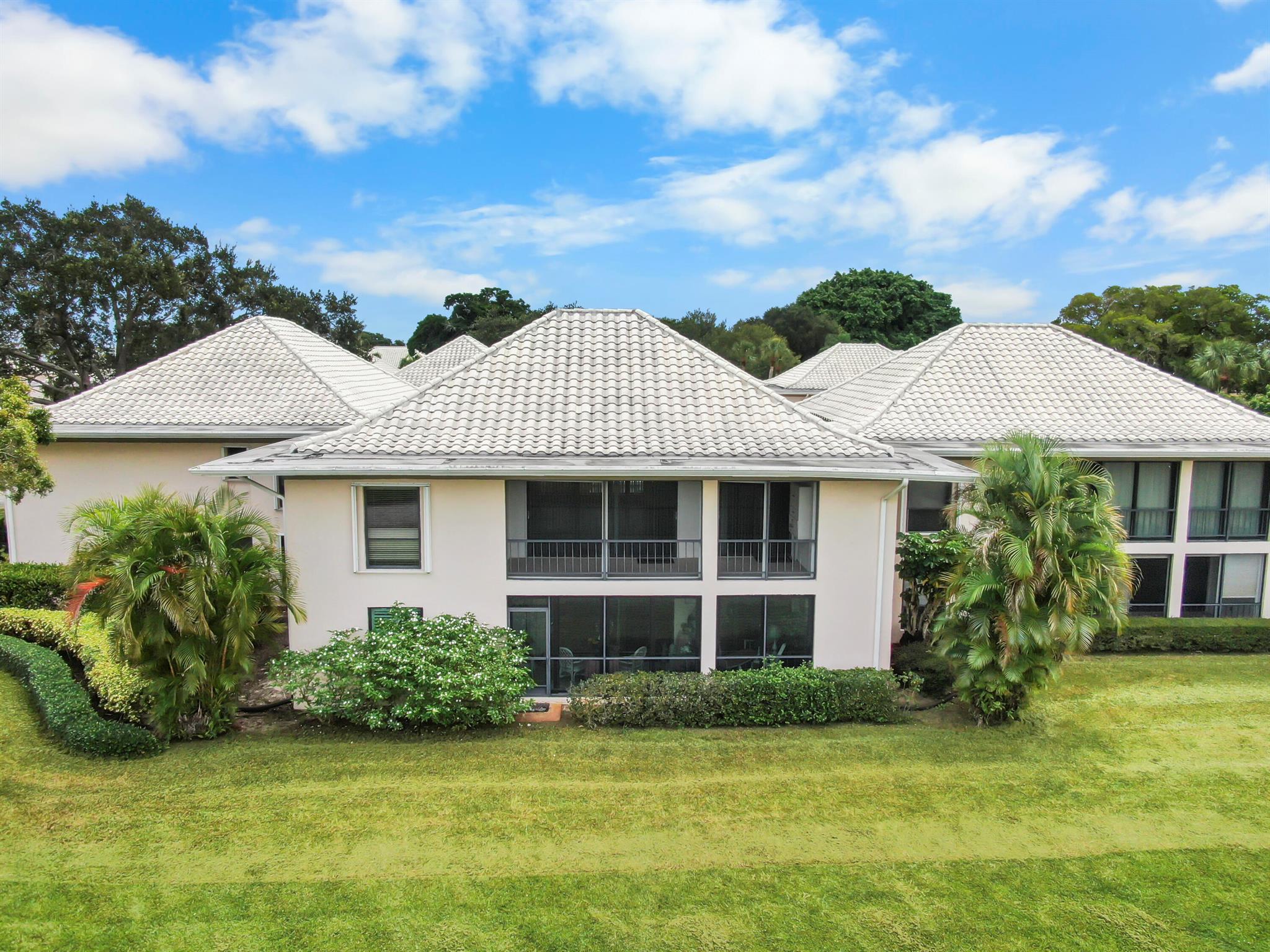 16 SE Turtle Crk Dr #E Tequesta, FL 33469