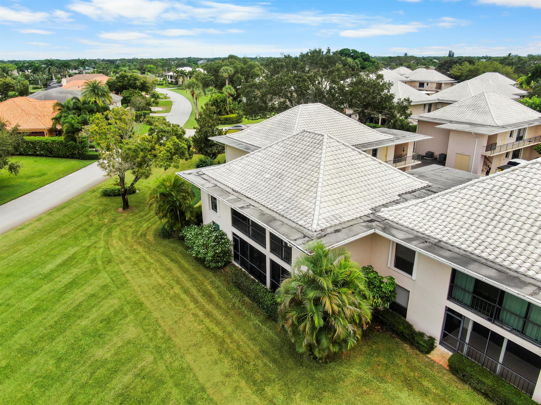 16 SE Turtle Crk Dr #E Tequesta, FL 33469