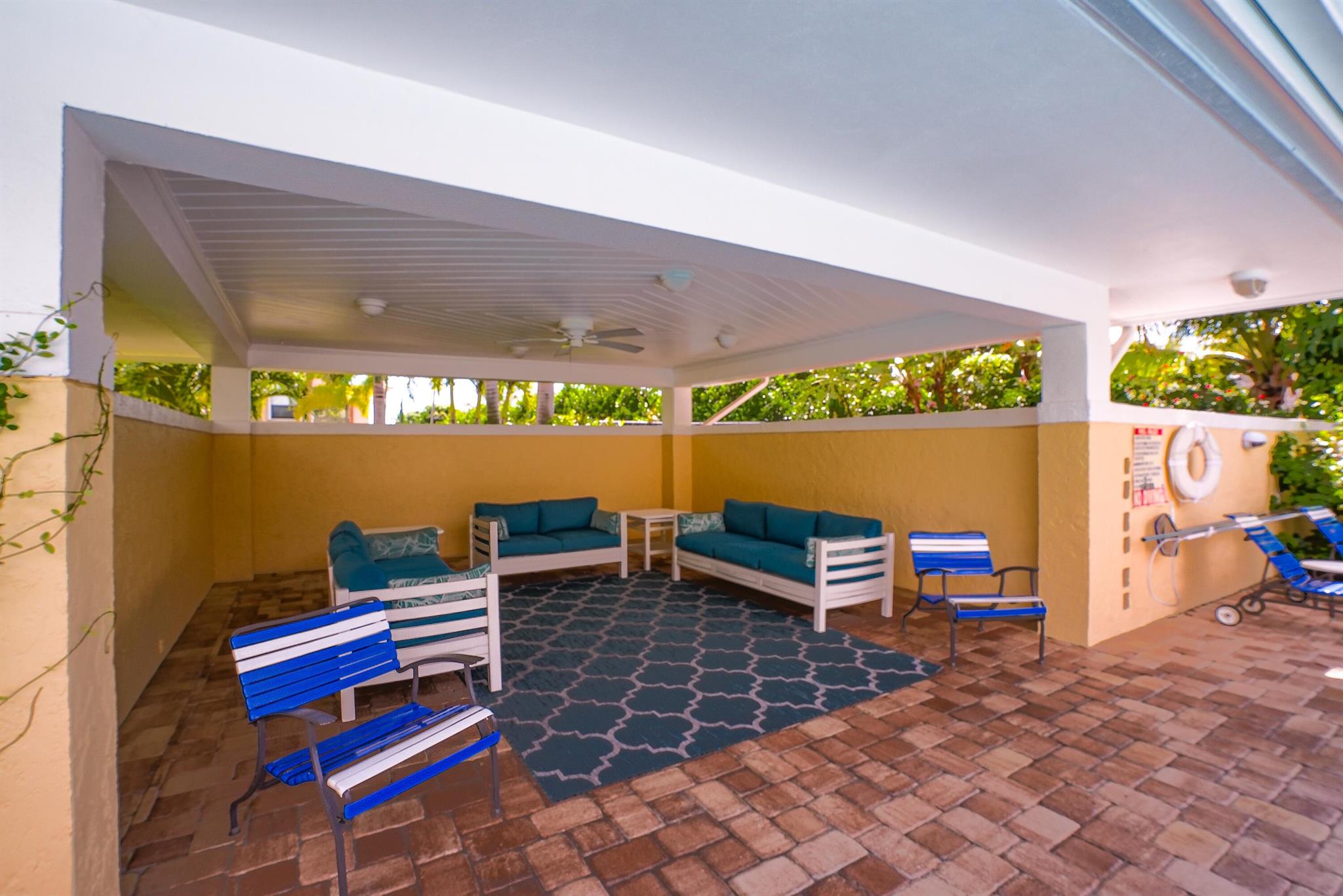 16 SE Turtle Crk Dr #E Tequesta, FL 33469