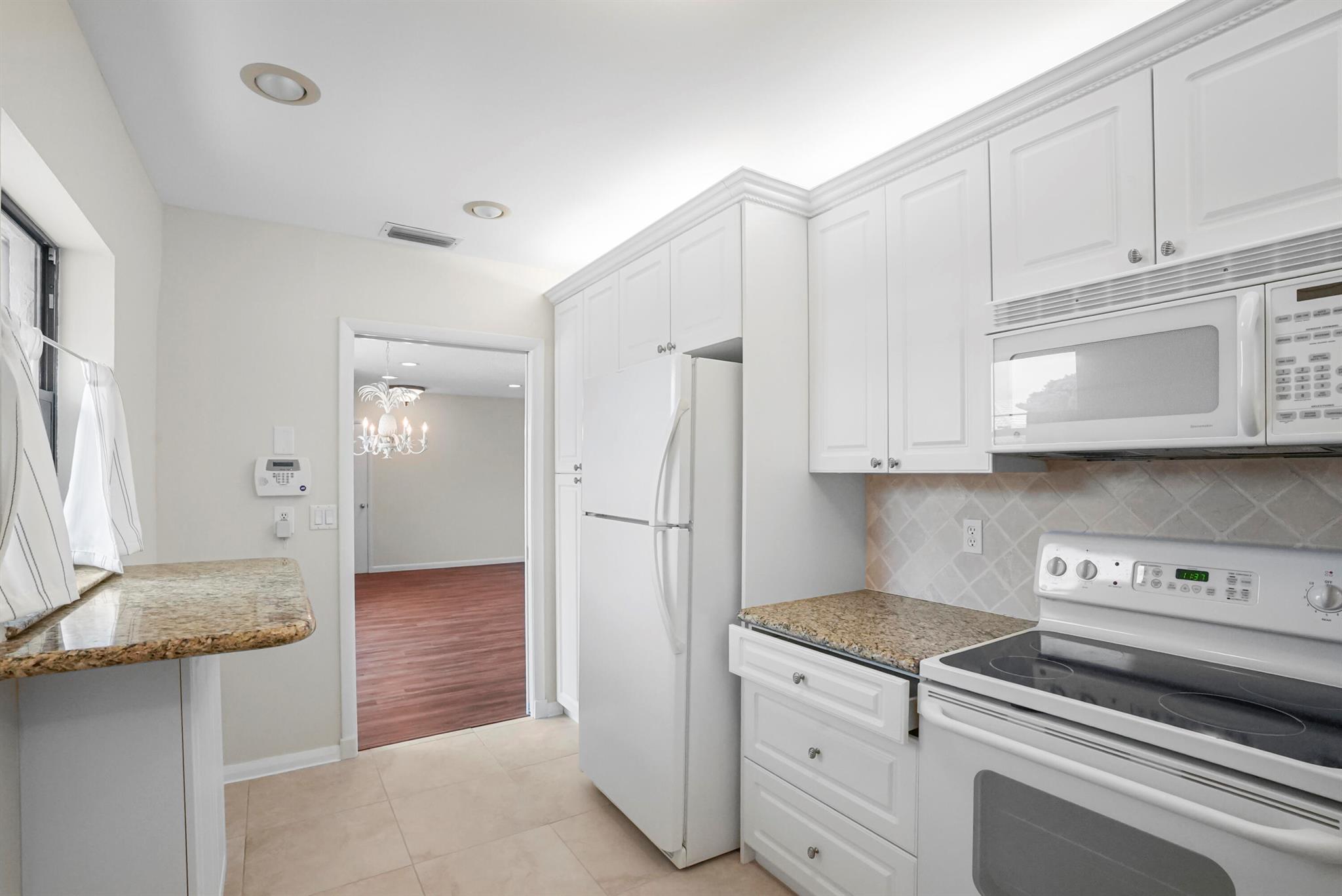 16 SE Turtle Crk Dr #E Tequesta, FL 33469