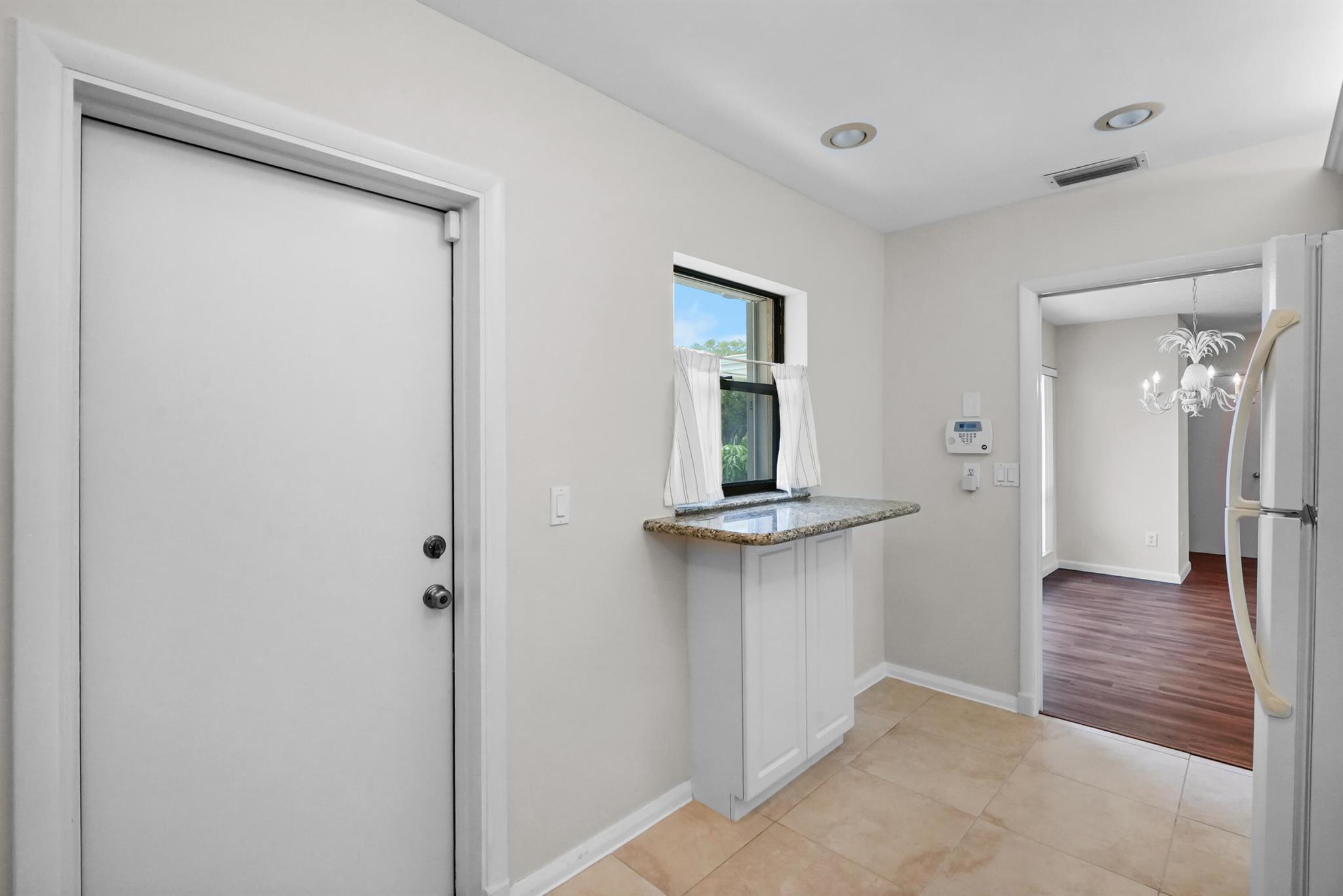 16 SE Turtle Crk Dr #E Tequesta, FL 33469