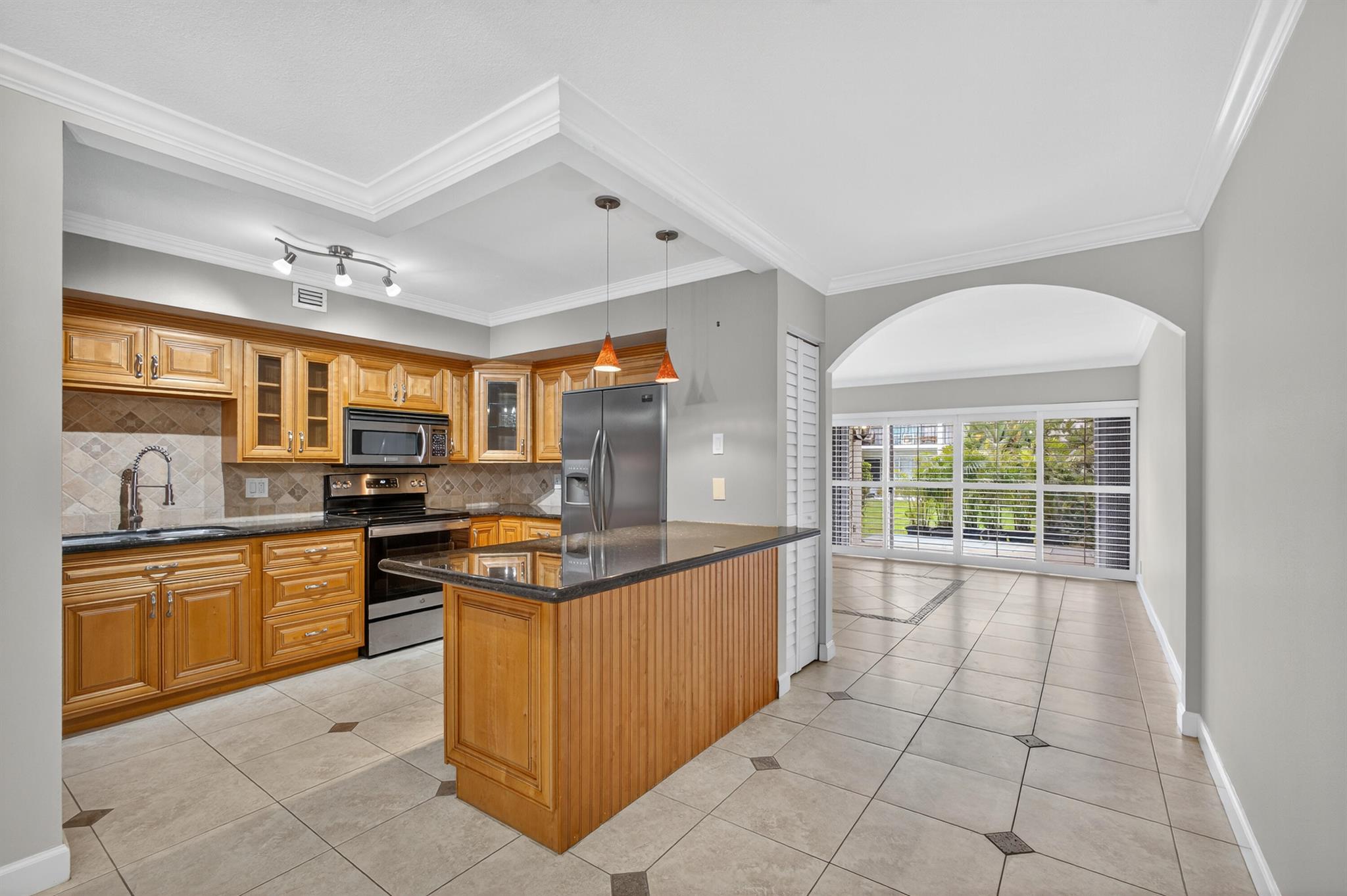 382 Golfview Rd #C