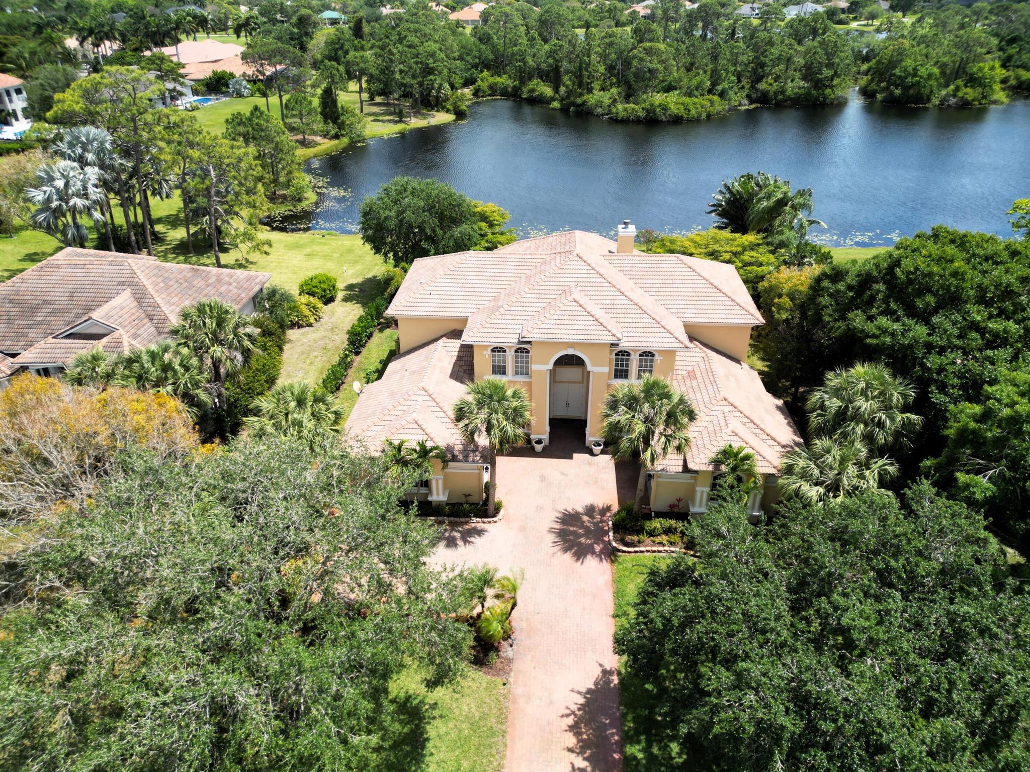 620 SW Squire Johns Ln