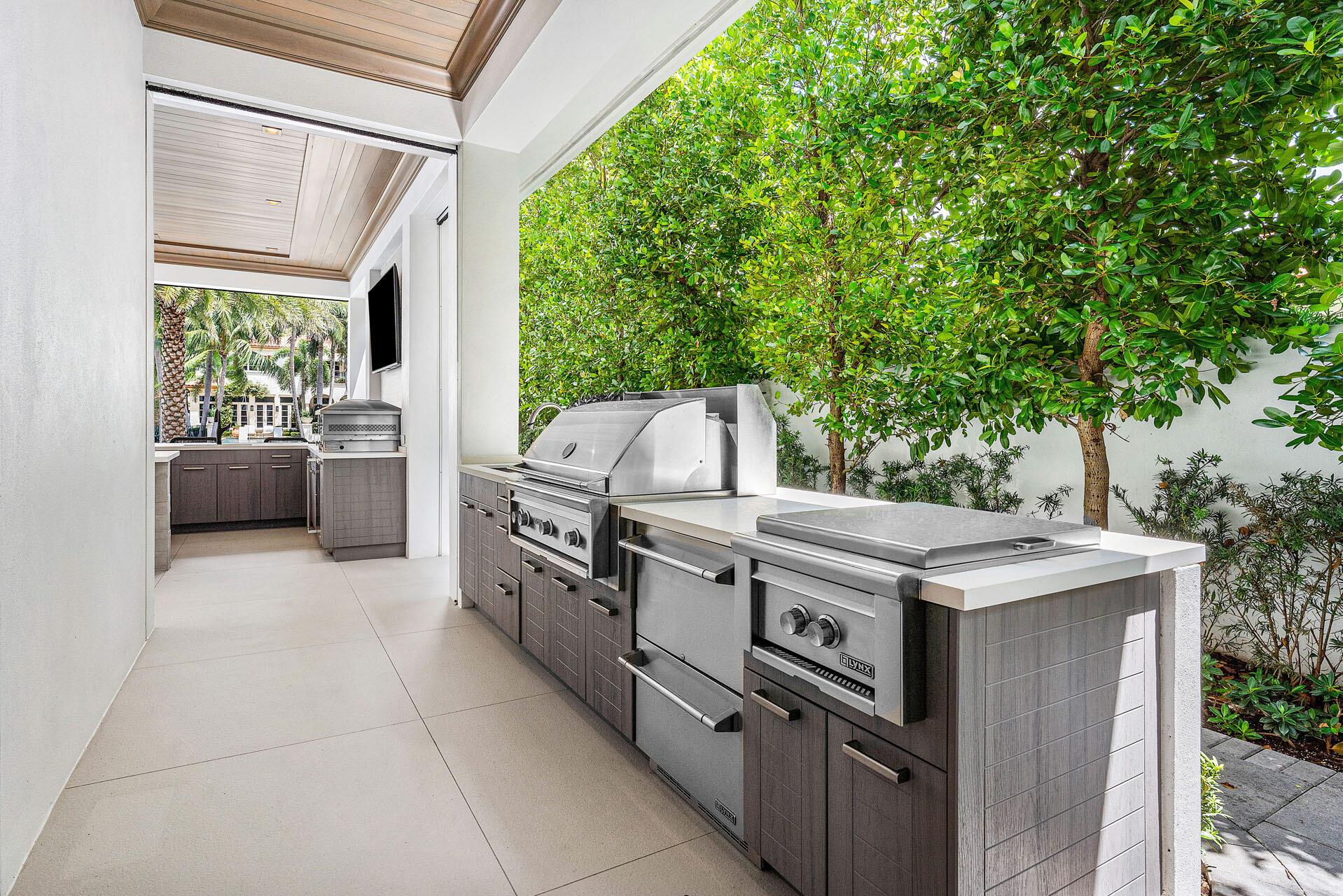 215 W Coconut Palm Rd Boca Raton, FL 33432