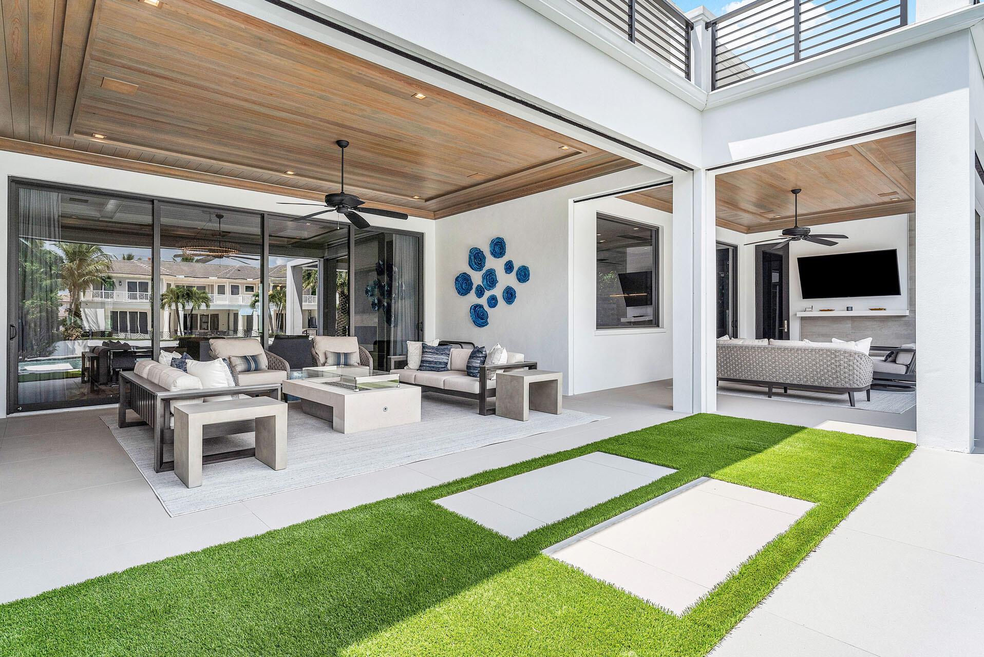 215 W Coconut Palm Rd Boca Raton, FL 33432