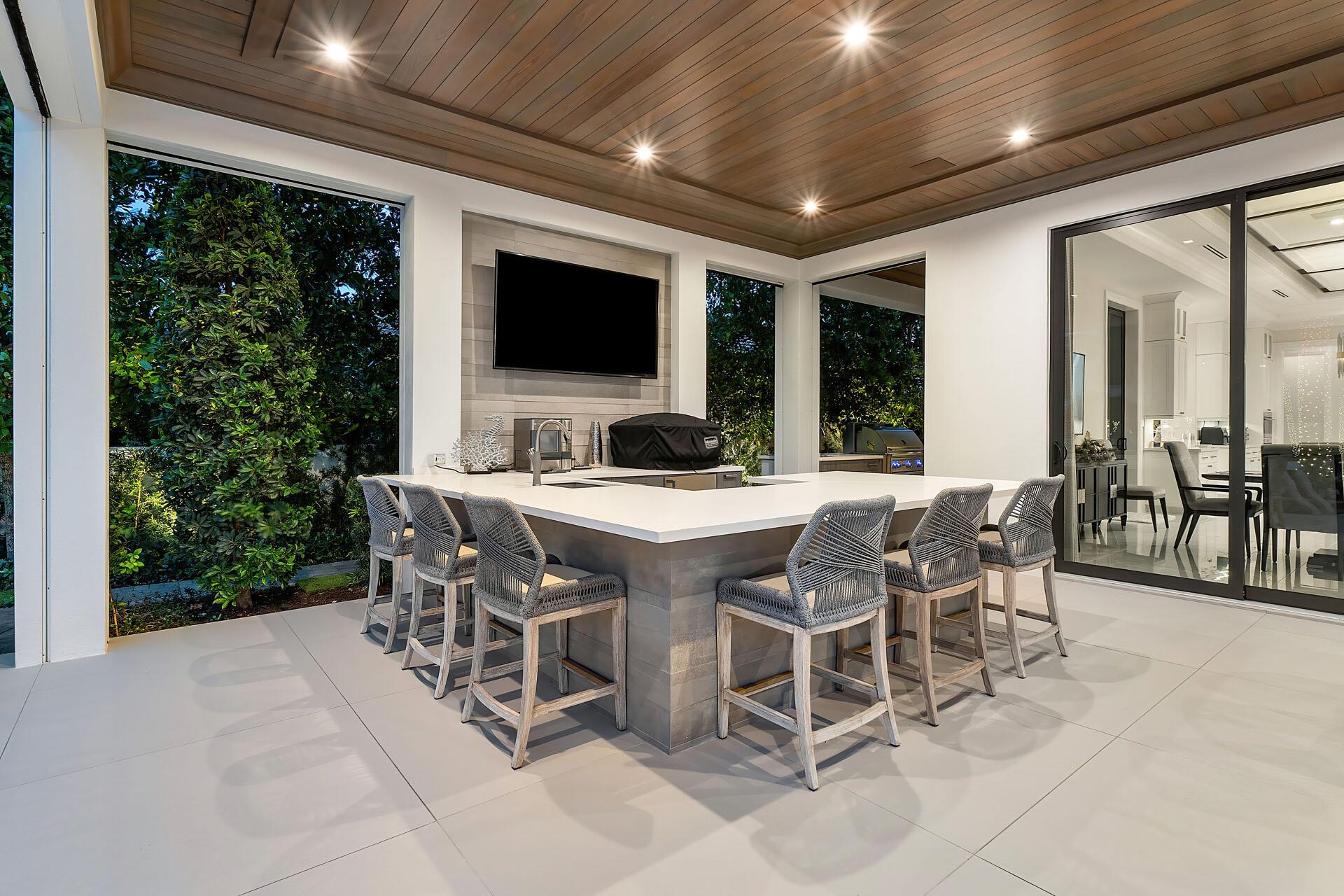 215 W Coconut Palm Rd Boca Raton, FL 33432