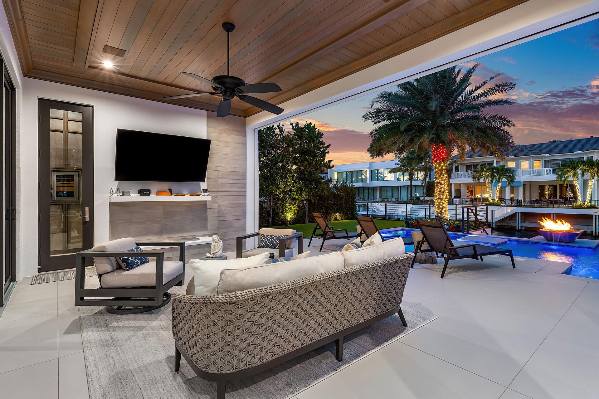 215 W Coconut Palm Rd Boca Raton, FL 33432