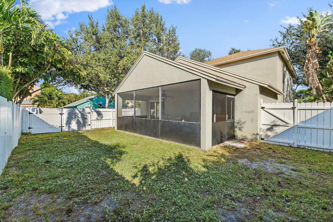 114 Pennock Lndg Cir Jupiter, FL 33458