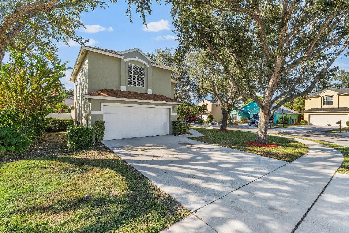114 Pennock Lndg Cir Jupiter, FL 33458