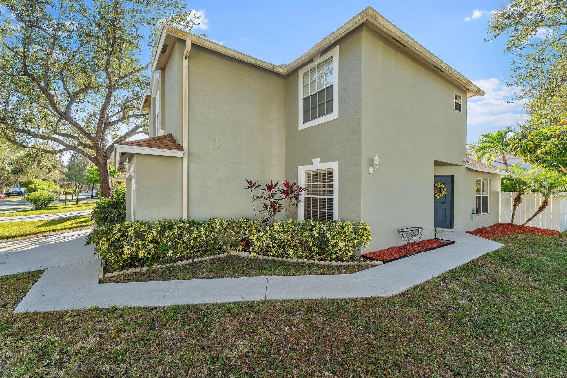 114 Pennock Lndg Cir Jupiter, FL 33458