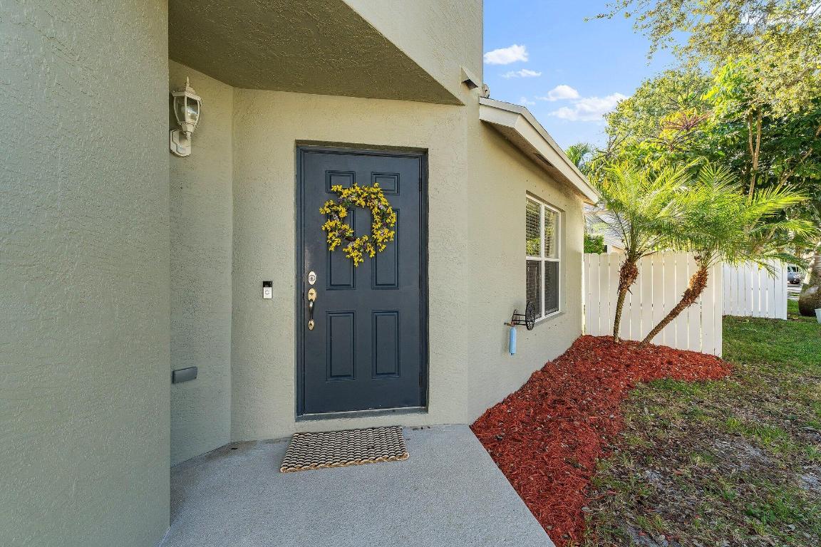 114 Pennock Lndg Cir Jupiter, FL 33458