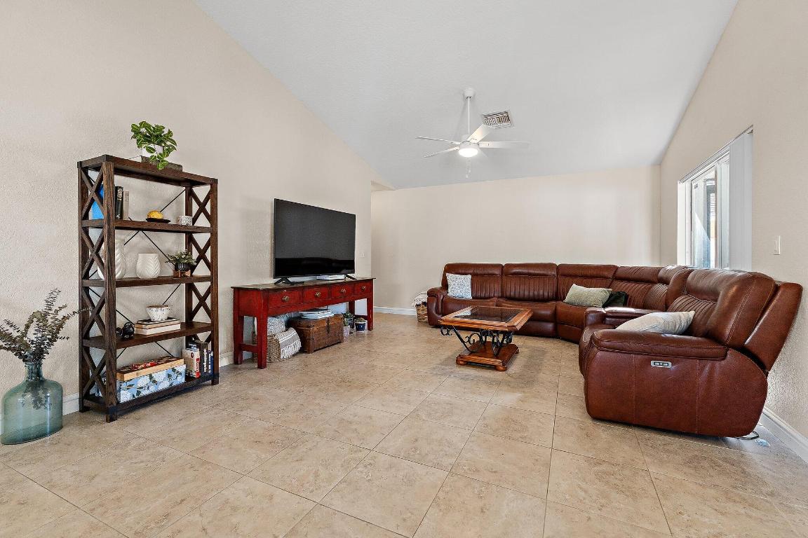 114 Pennock Lndg Cir Jupiter, FL 33458