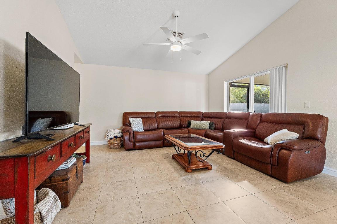 114 Pennock Lndg Cir Jupiter, FL 33458