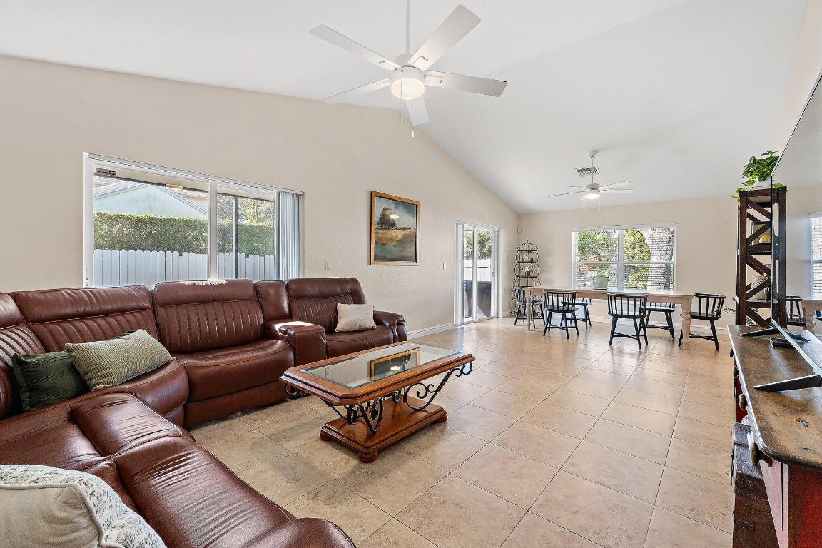 114 Pennock Lndg Cir Jupiter, FL 33458