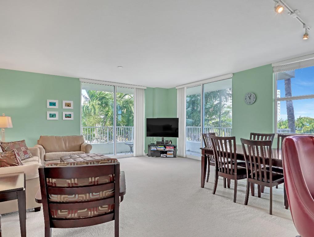 700 E Boynton Bch Blvd #312 Boynton Beach, FL 33435