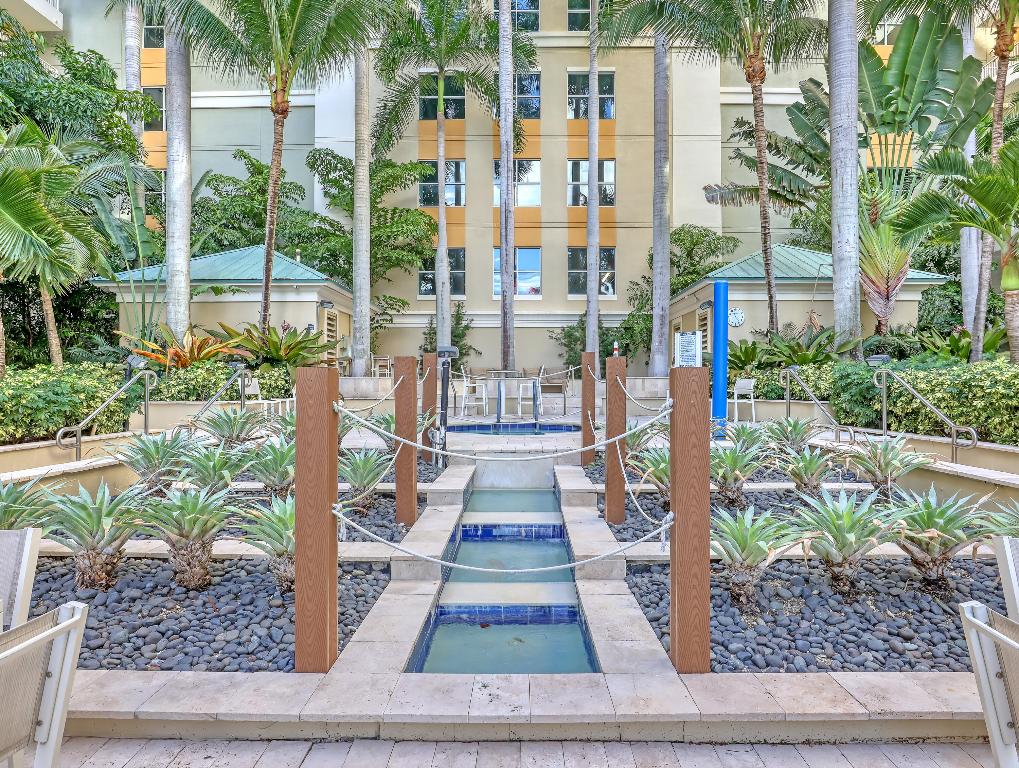 700 E Boynton Bch Blvd #312 Boynton Beach, FL 33435