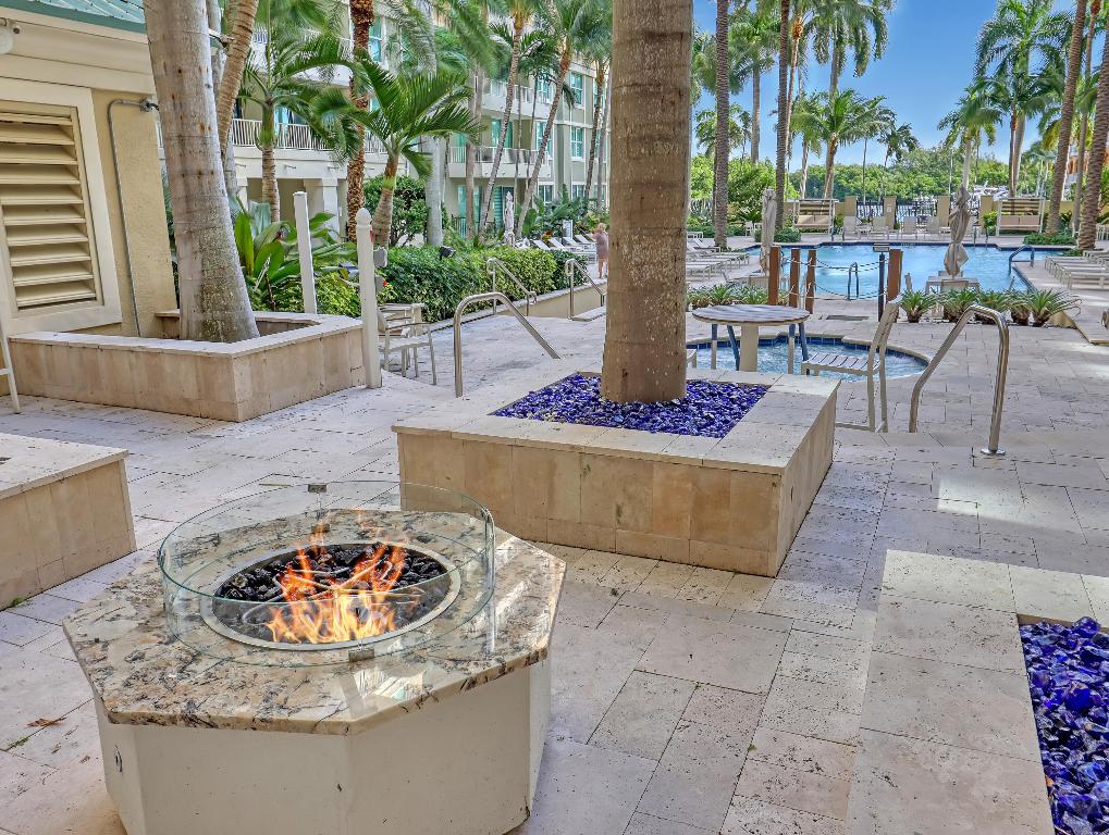 700 E Boynton Bch Blvd #312 Boynton Beach, FL 33435