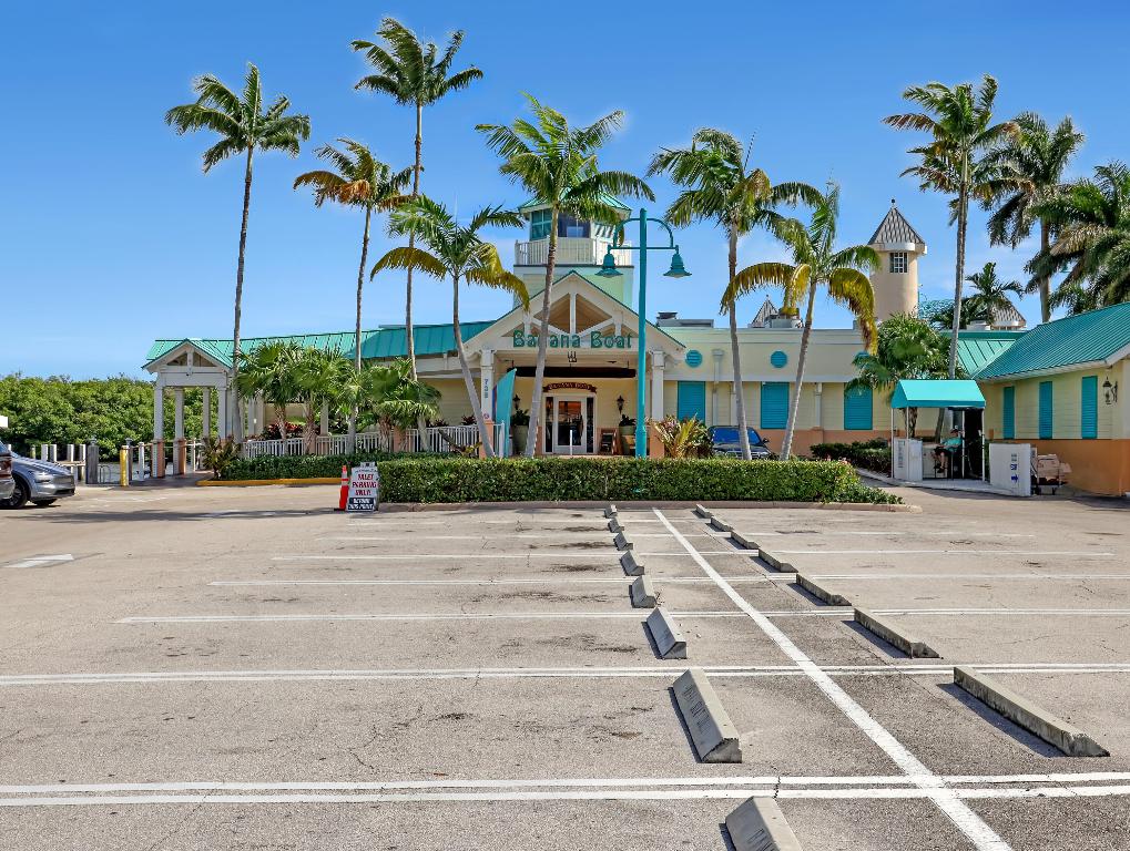 700 E Boynton Bch Blvd #312 Boynton Beach, FL 33435