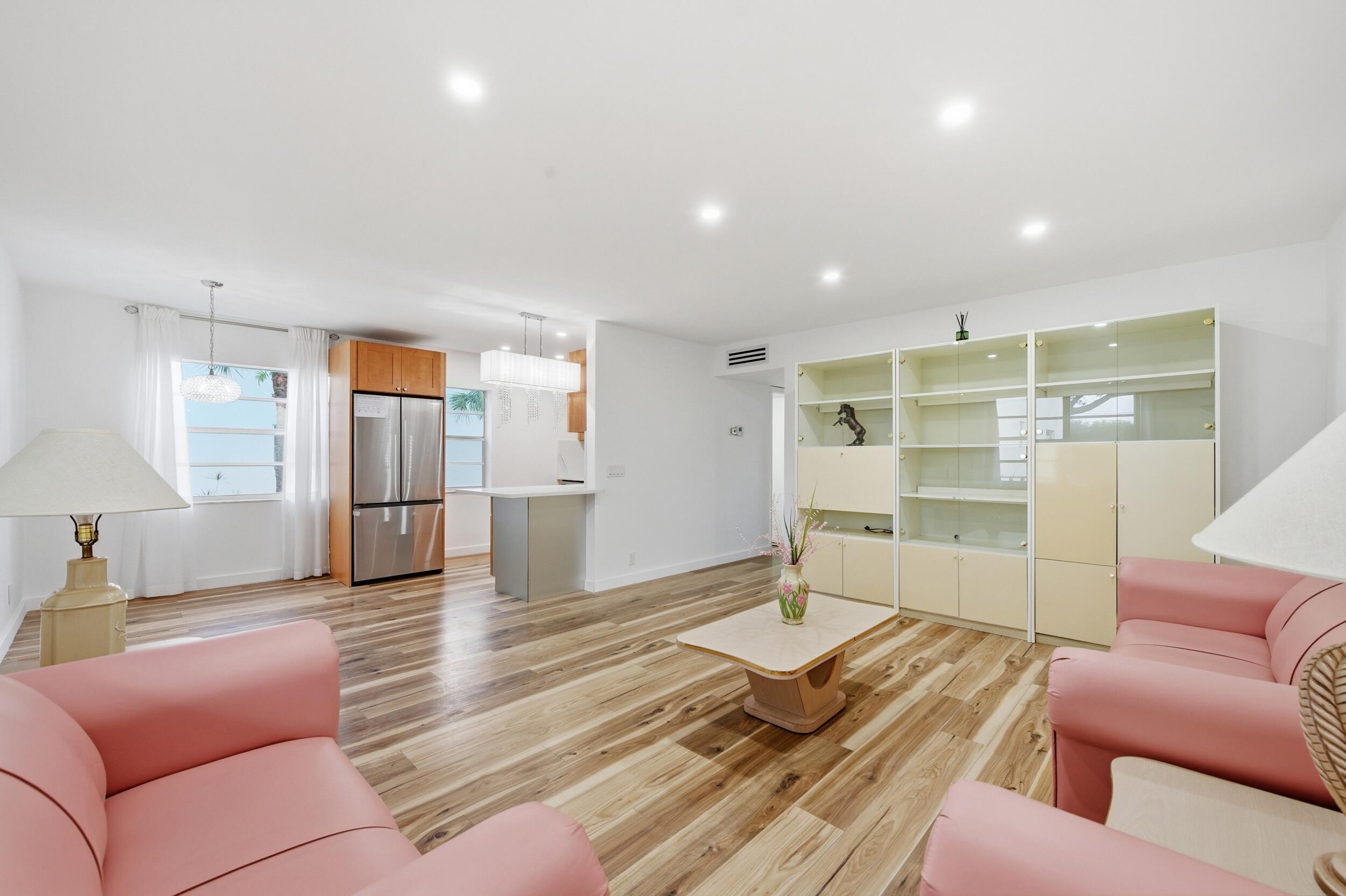 468 Normandy J Delray Beach, FL 33484