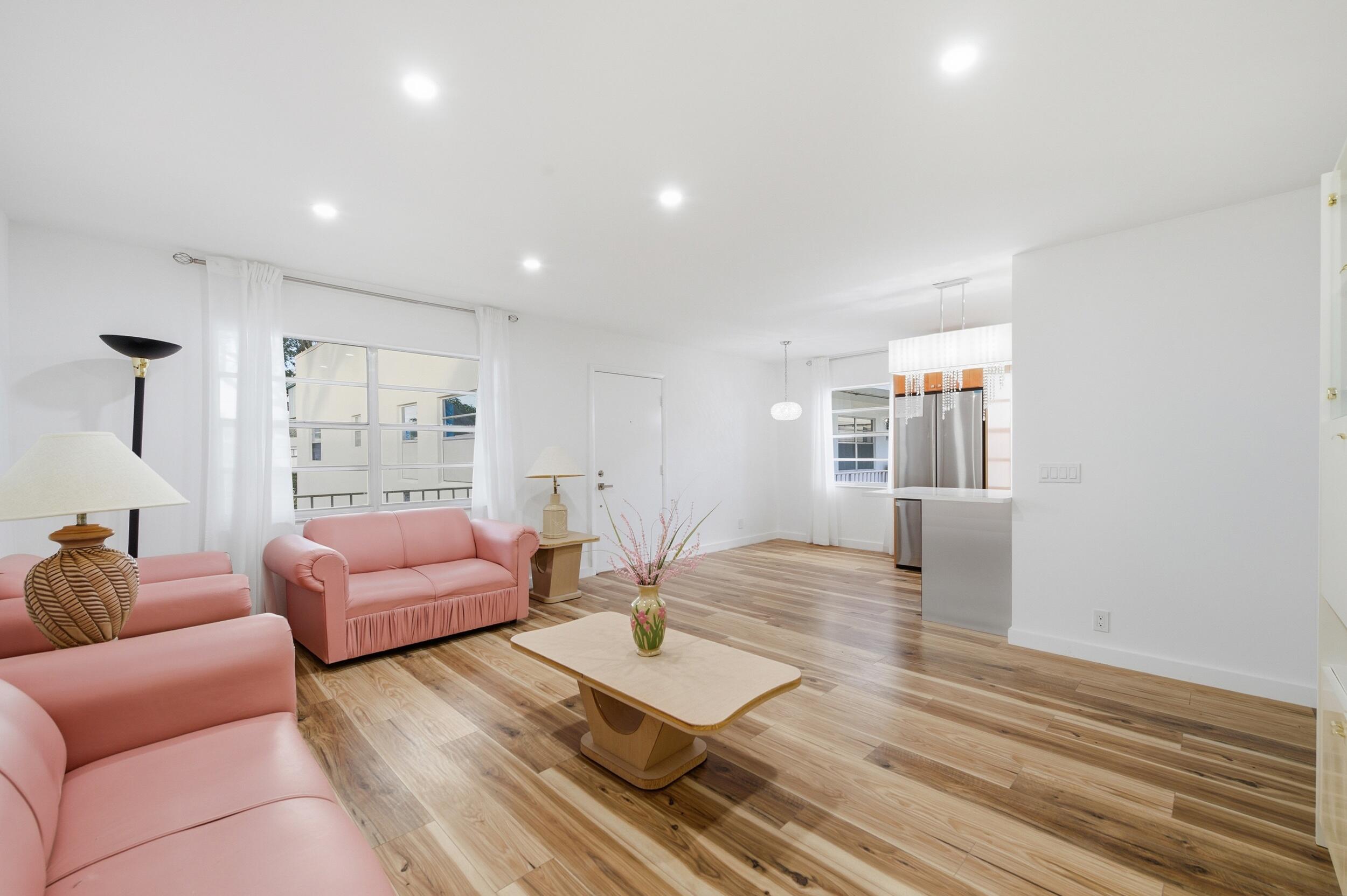 468 Normandy J Delray Beach, FL 33484