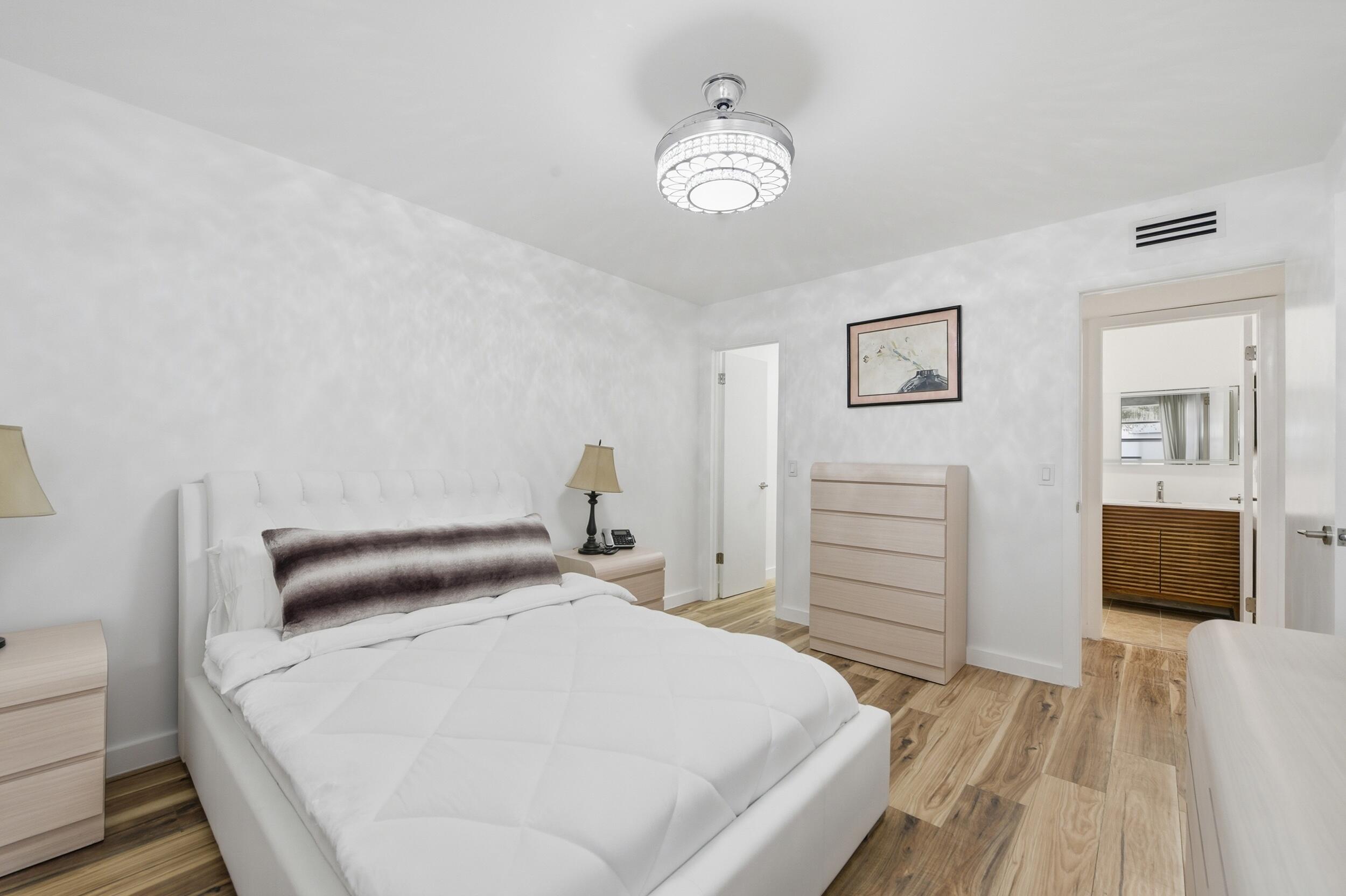 468 Normandy J Delray Beach, FL 33484