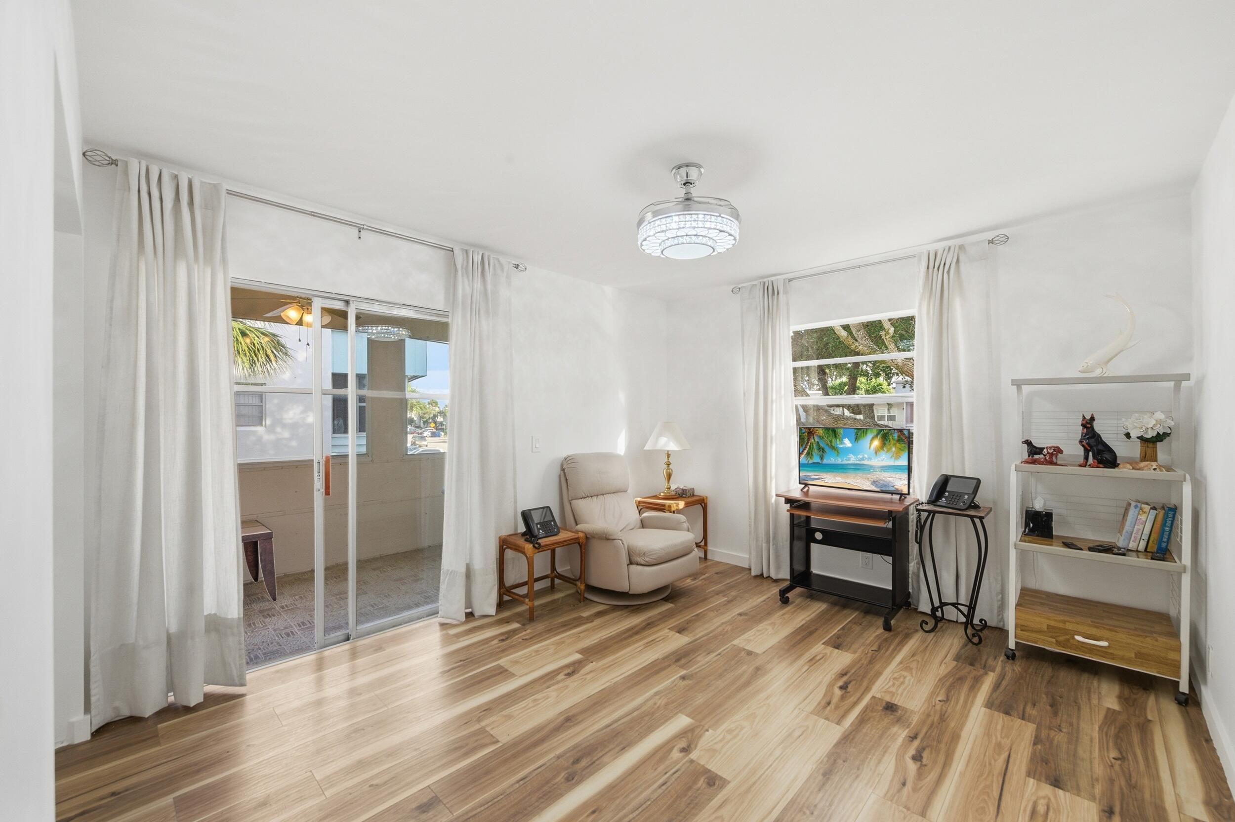 468 Normandy J Delray Beach, FL 33484