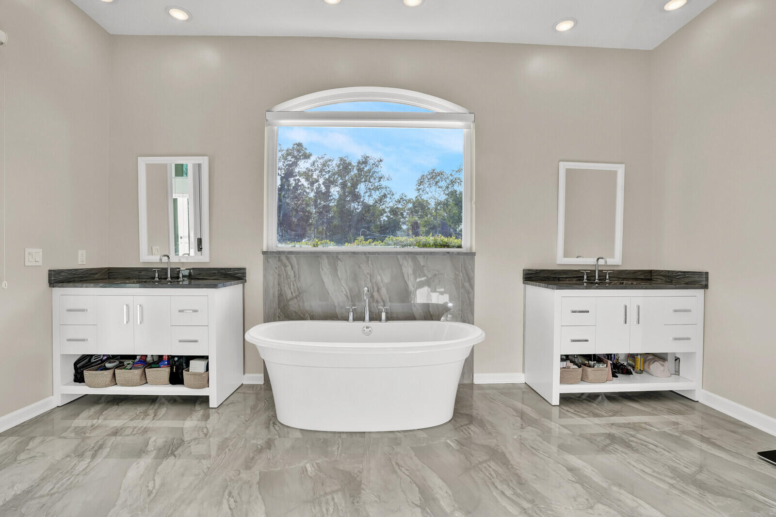 142 Corinthian Jupiter, FL 33458