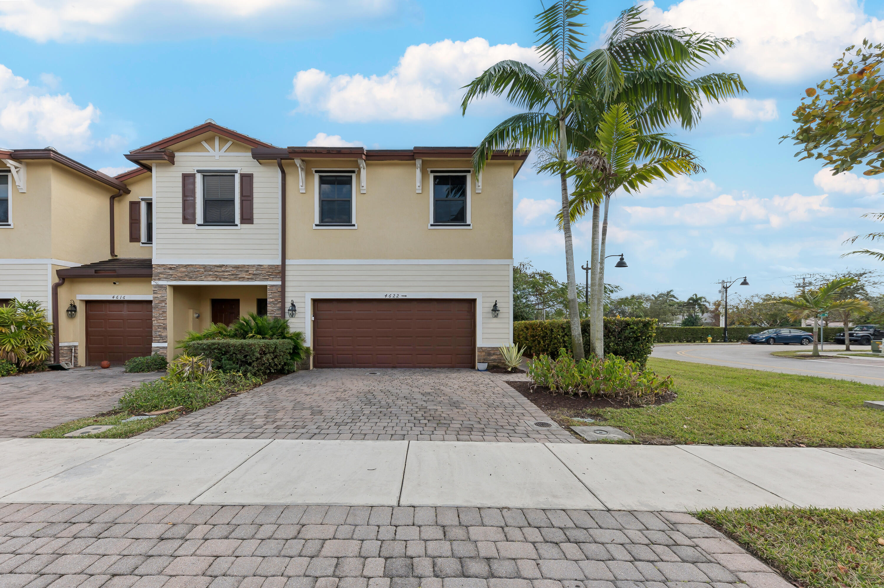 4622 Belgian Davie, FL 33314