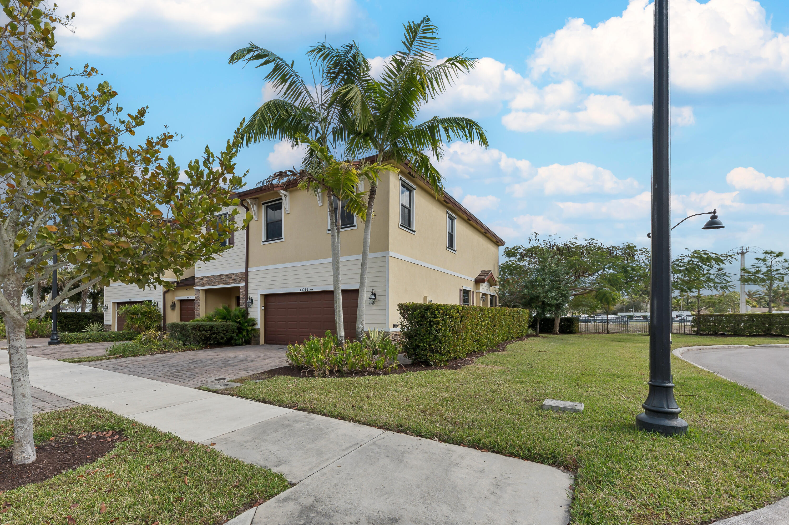 4622 Belgian Davie, FL 33314