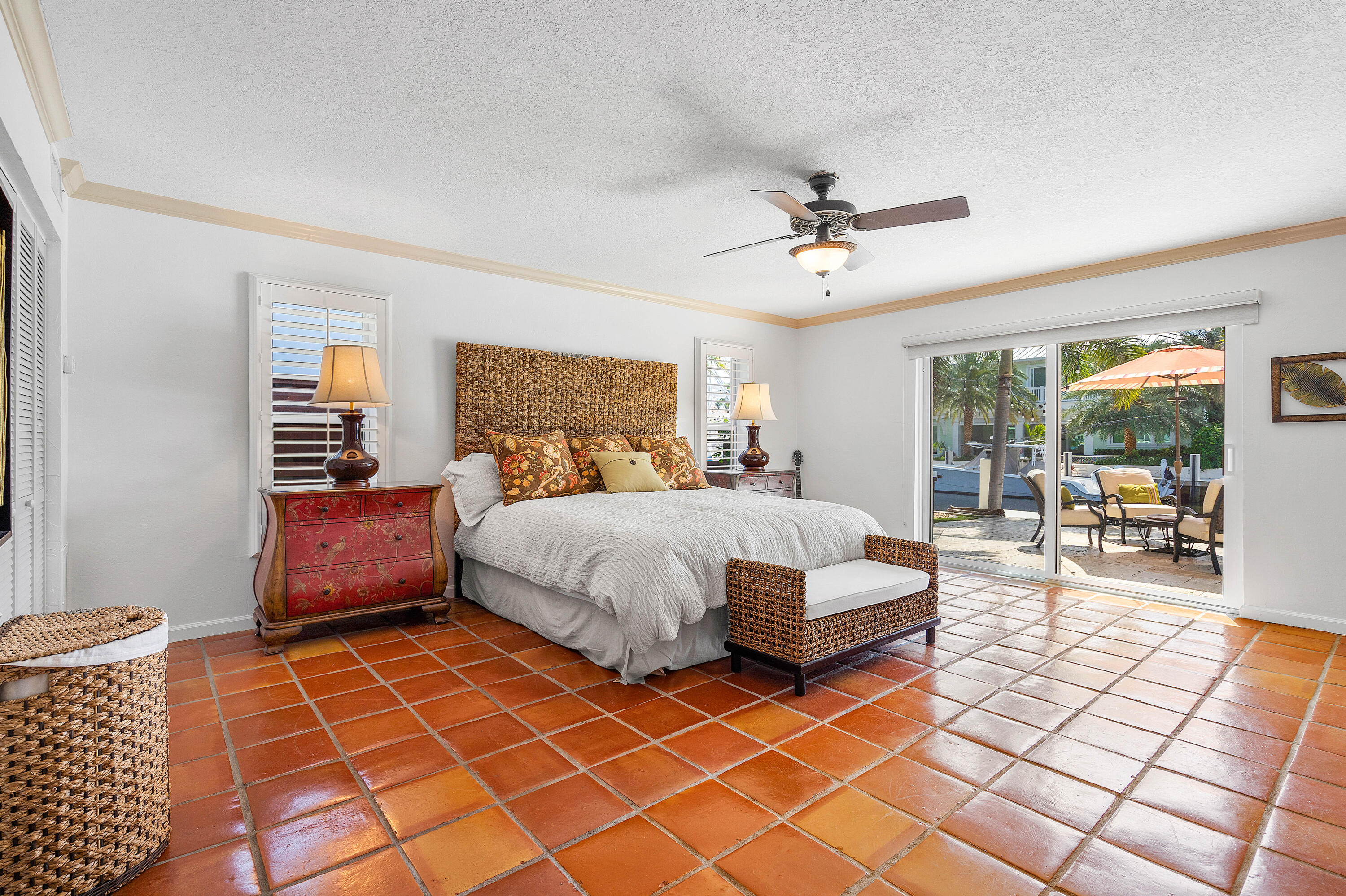 2330 NE 48th Lighthouse Point, FL 33064