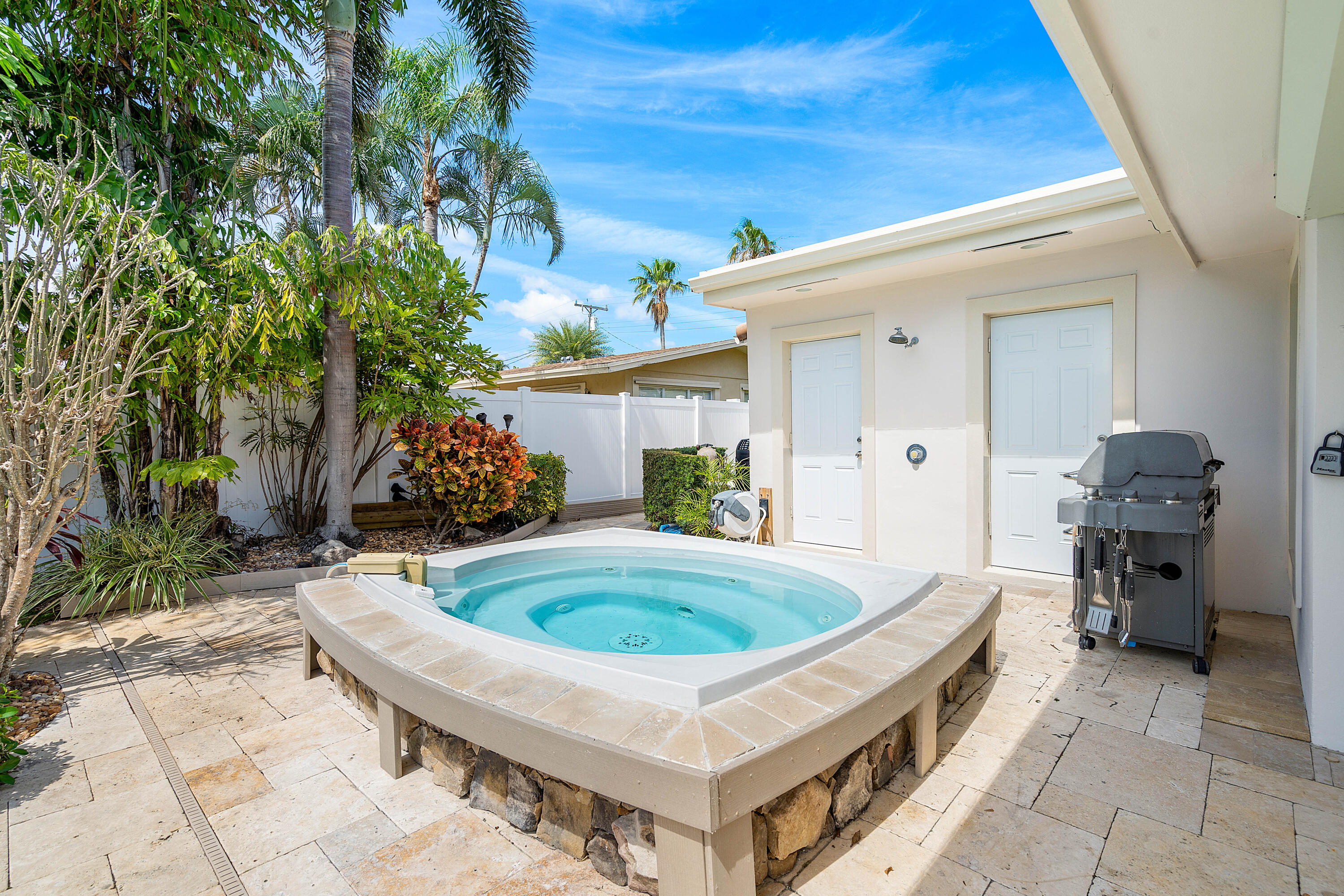 2330 NE 48th Lighthouse Point, FL 33064