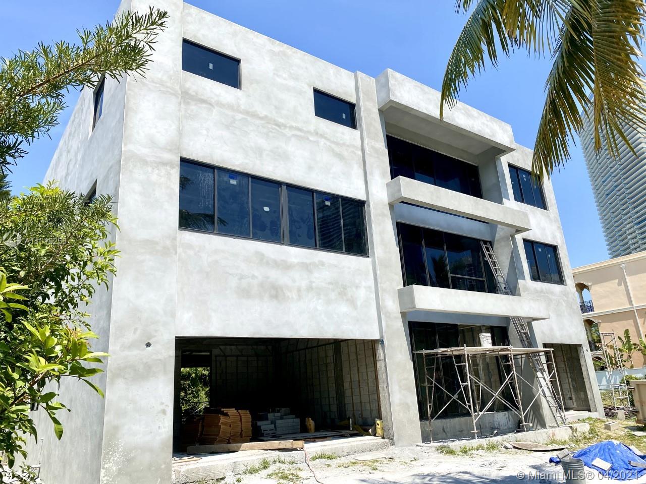 251 189th St Sunny Isles Beach, FL 33160