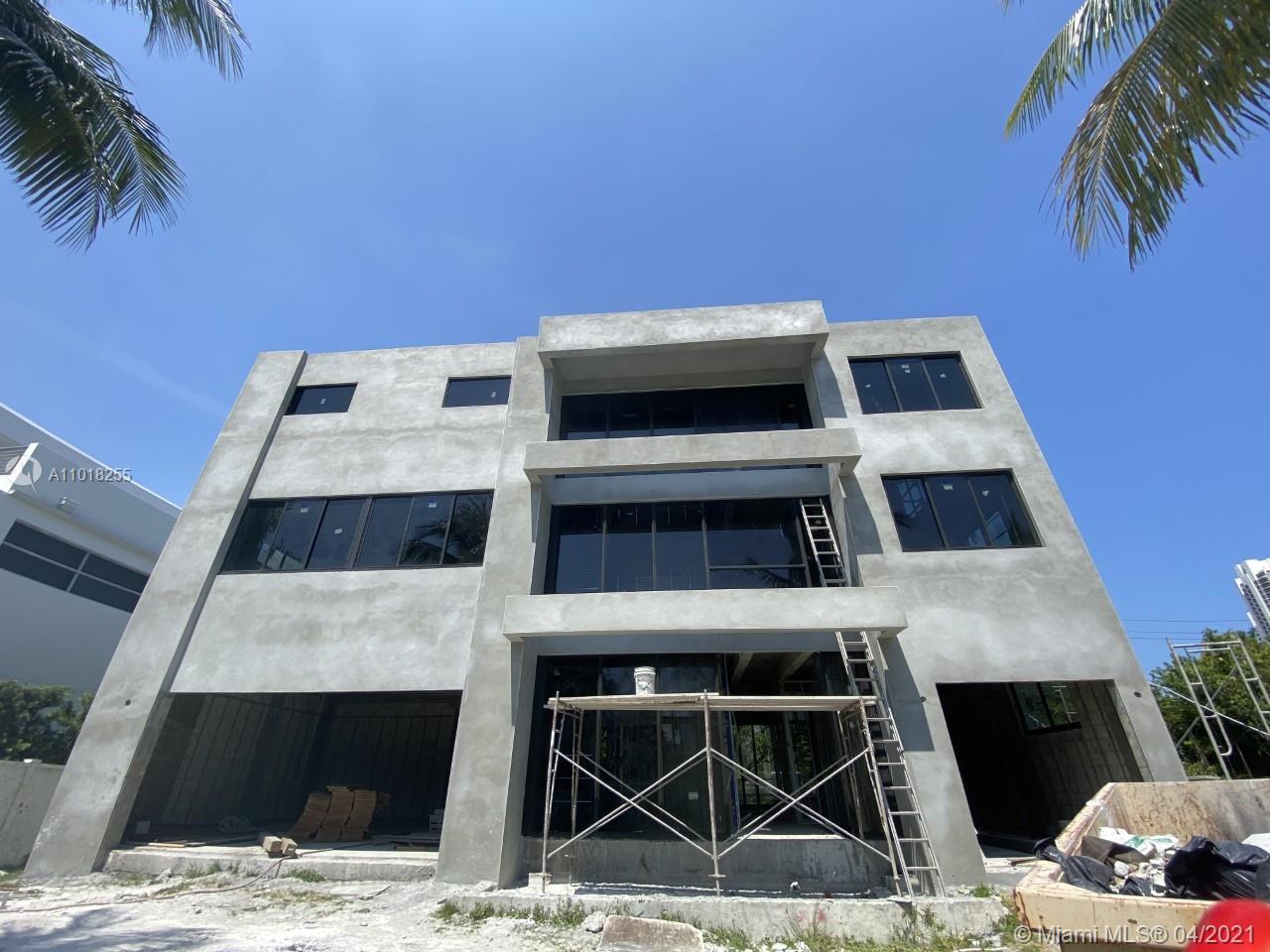 251 189th St Sunny Isles Beach, FL 33160