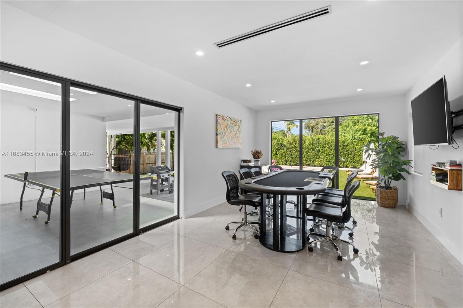 861 NE 82nd St Miami, FL 33138