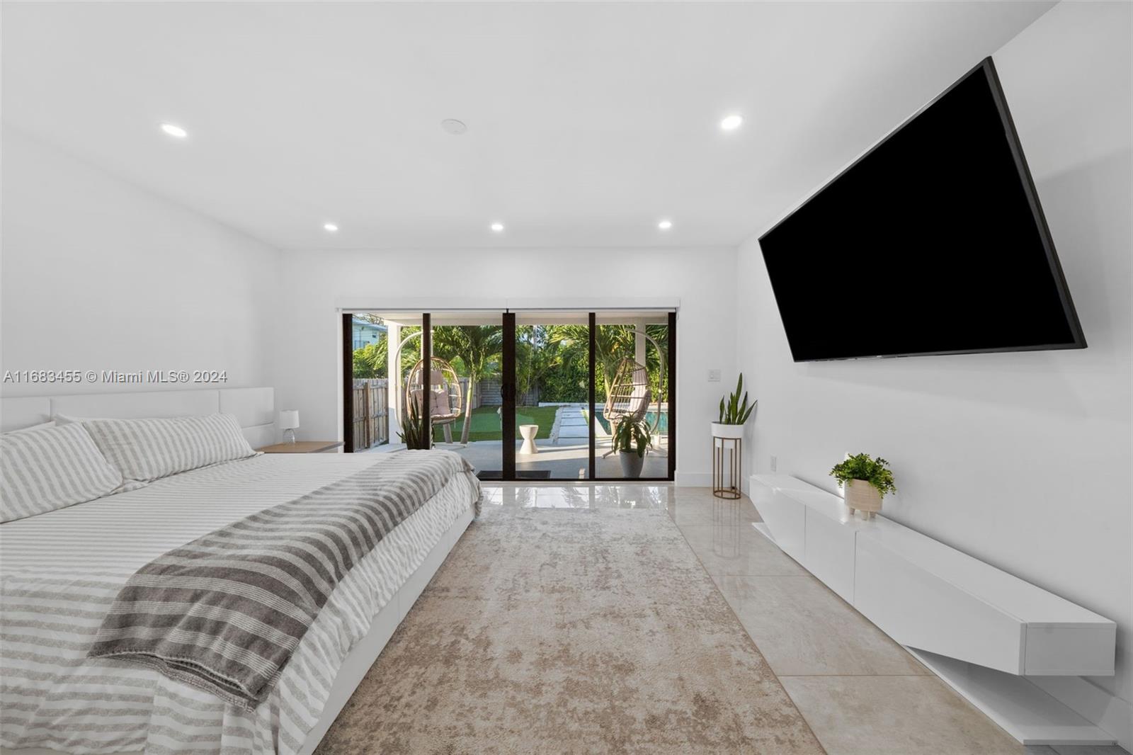 861 NE 82nd St Miami, FL 33138