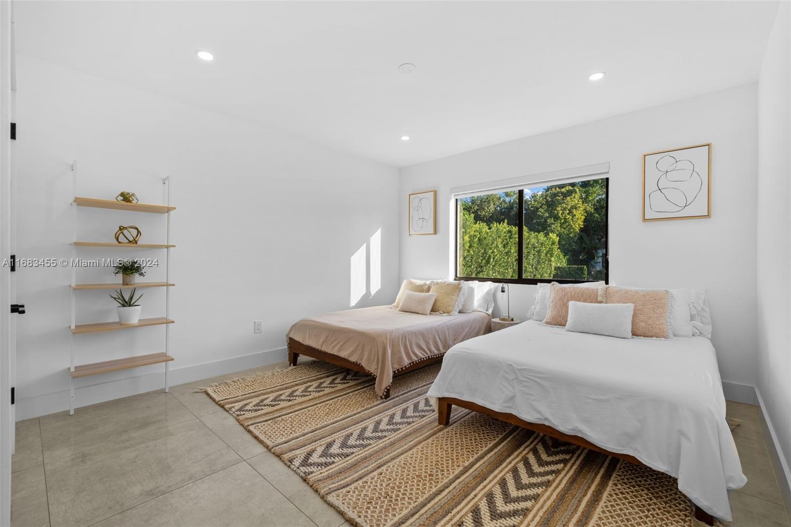 861 NE 82nd St Miami, FL 33138