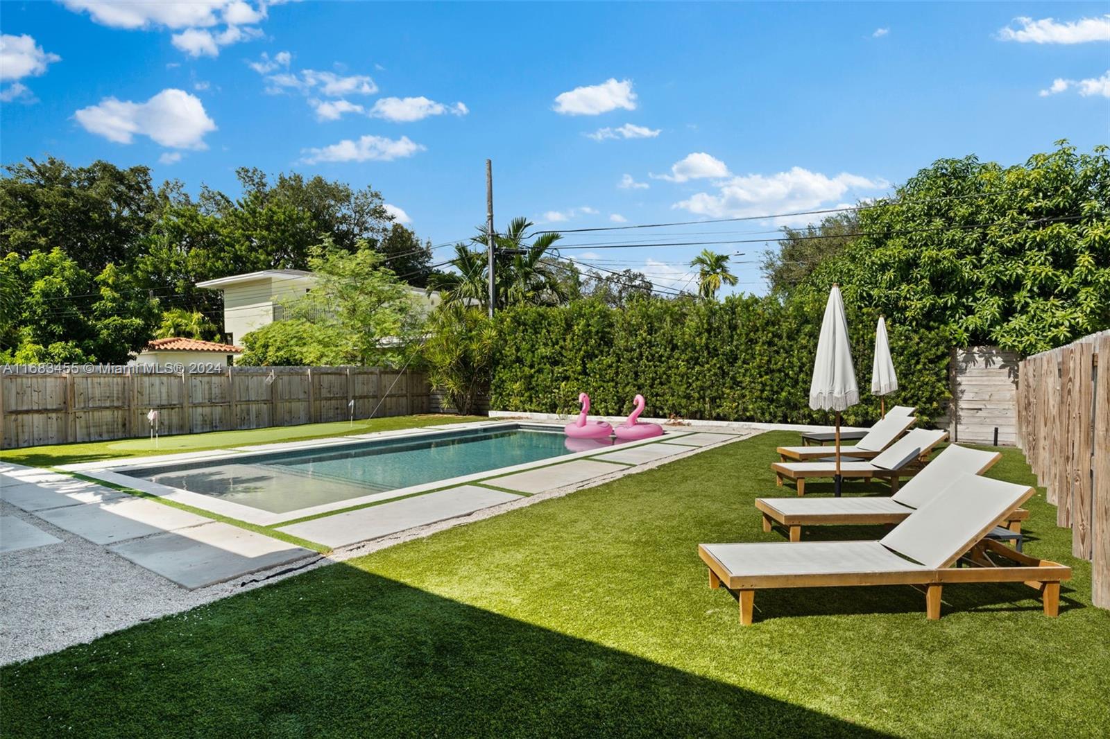 861 NE 82nd St Miami, FL 33138