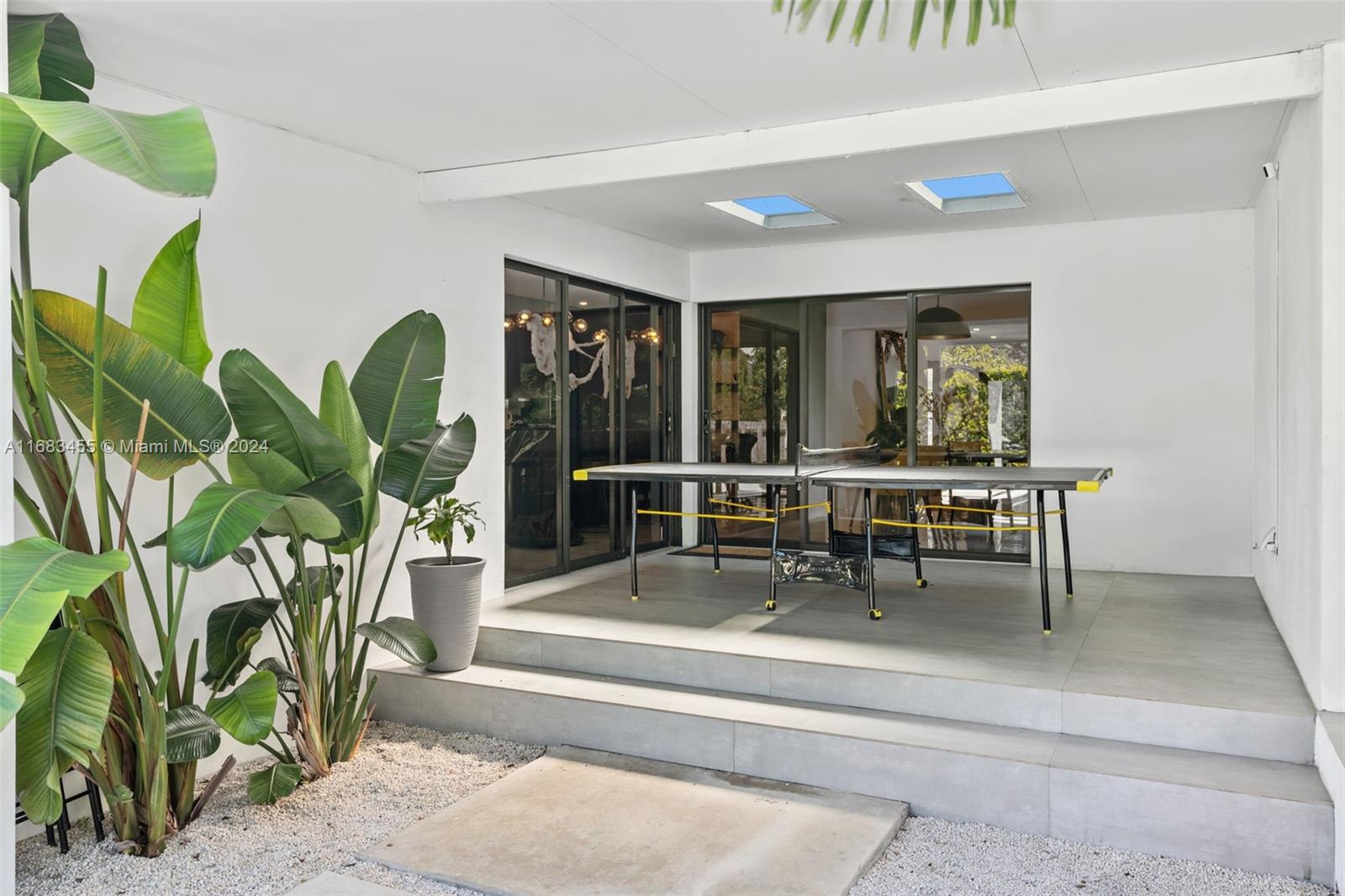 861 NE 82nd St Miami, FL 33138